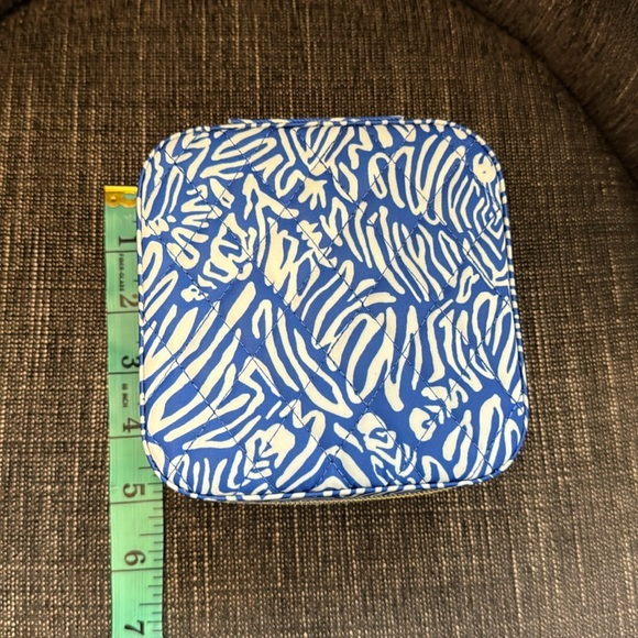 Lilly Pulitzer Jewelry Case in Zee Bebe - Picture 5 of 7